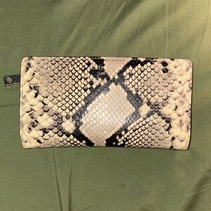 Kate spade snakeskin animal print bifold wallet